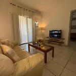 Dolphin Apt & Studios -Near The Beach
