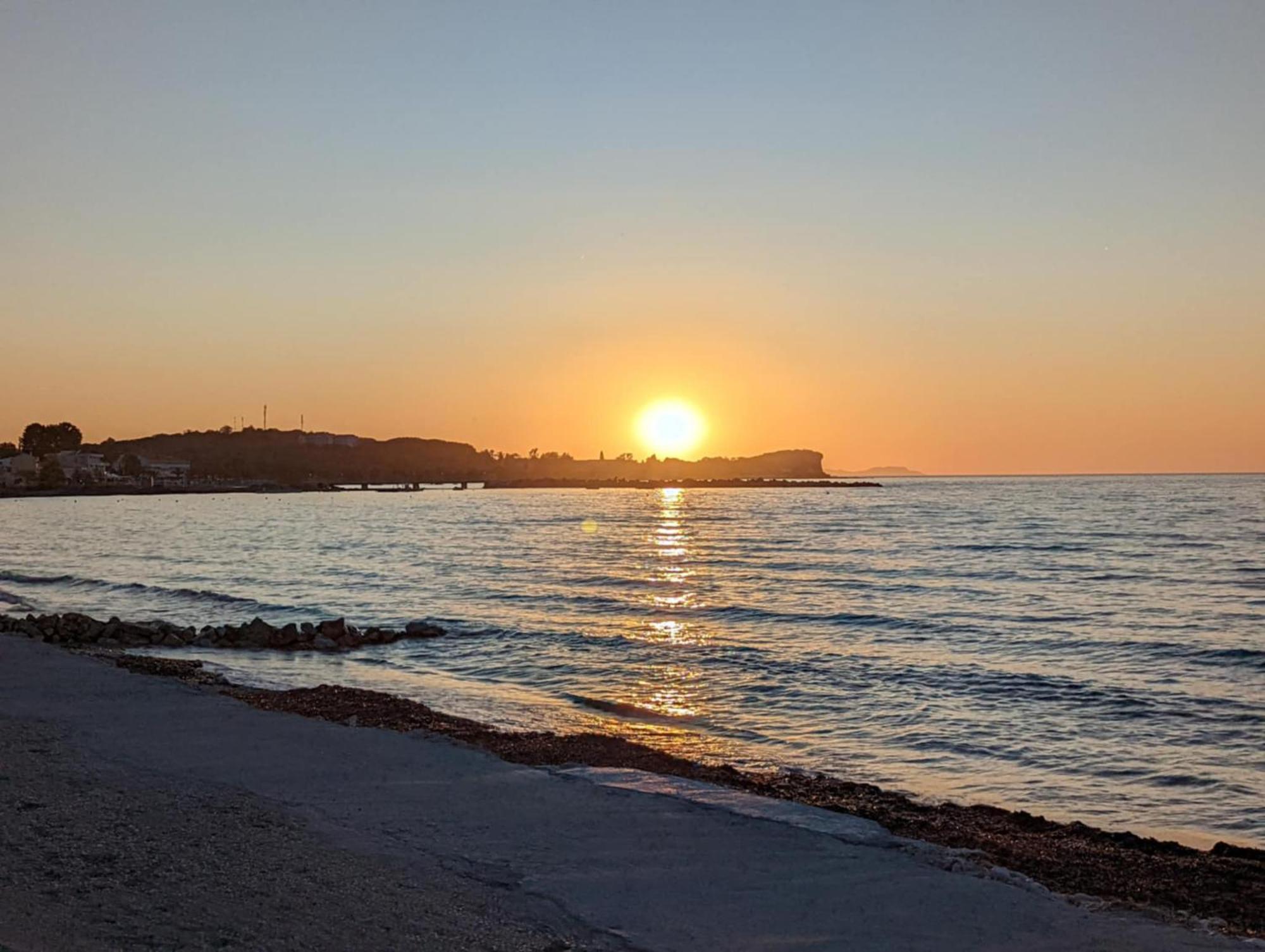 Dolphin Apt & Studios -Near The Beach Roda (Corfu)