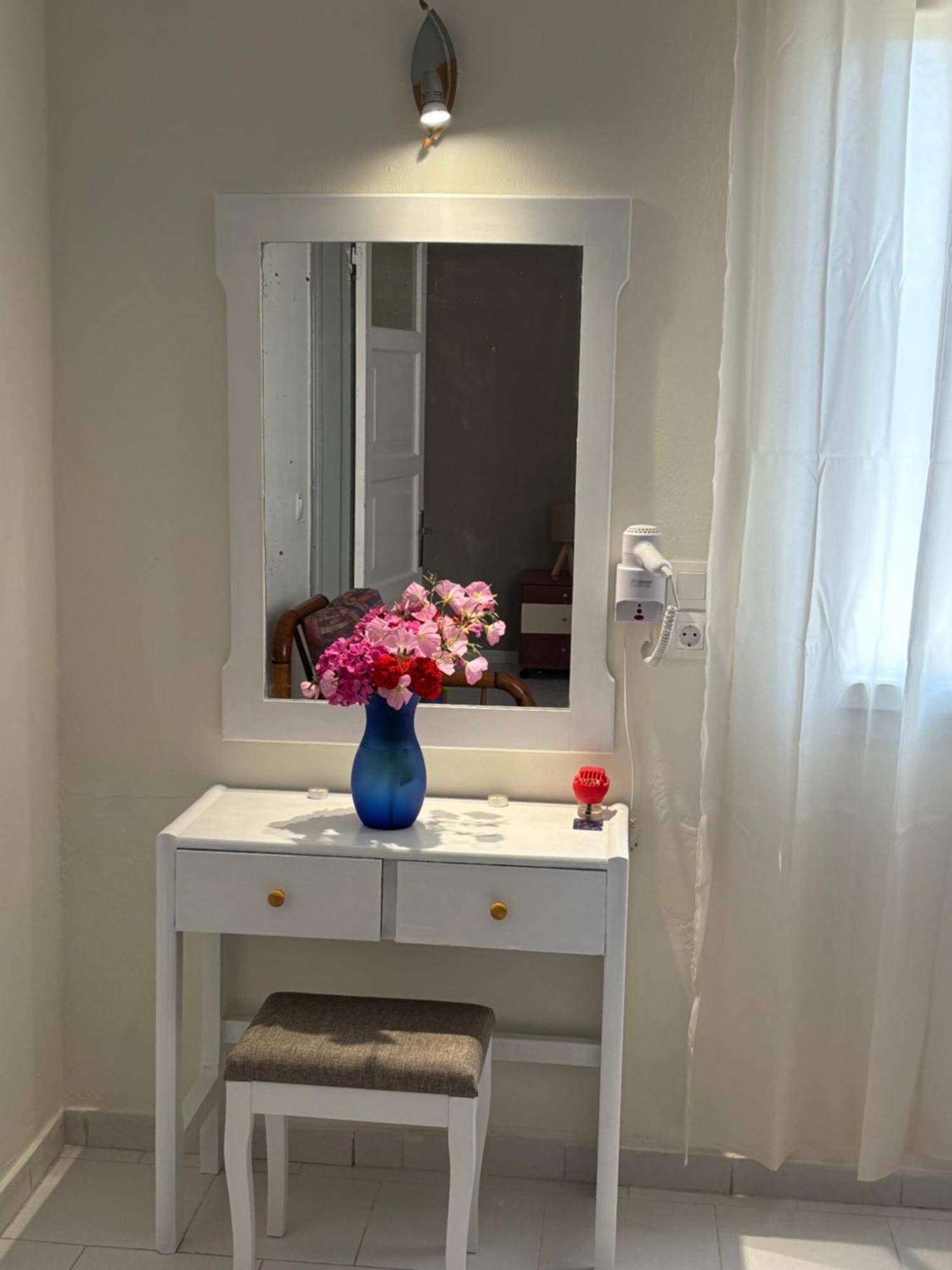 Dolphin Apt & Studios -Near The Beach Roda (Corfu)